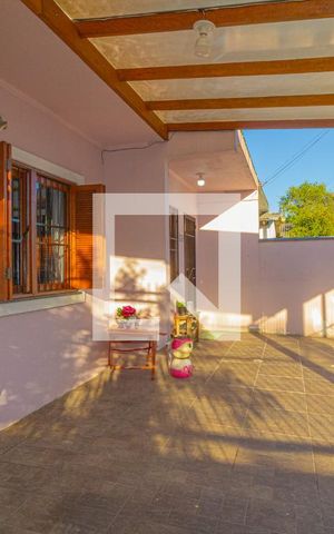Casa à venda com 58m², 2 quartos e 1 vaga Casa à venda com 58m², 2 quartos e 1 vagaFachada