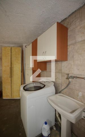 Casa à venda com 160m², 3 quartos e 4 vagasÁrea de Serviço