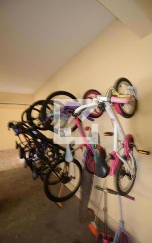Casa à venda com 160m², 3 quartos e 4 vagasBicicletário