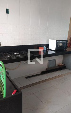 Casa à venda com 160m², 4 quartos e 6 vagas Casa à venda com 160m², 4 quartos e 6 vagasCozinha
