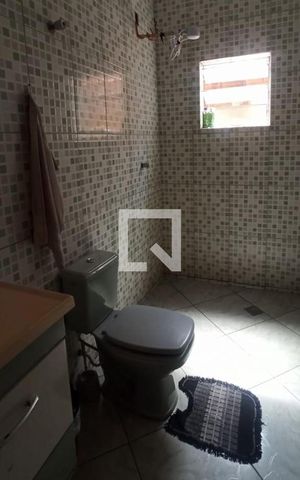 Casa à venda com 160m², 4 quartos e 6 vagas Casa à venda com 160m², 4 quartos e 6 vagasBanheiro