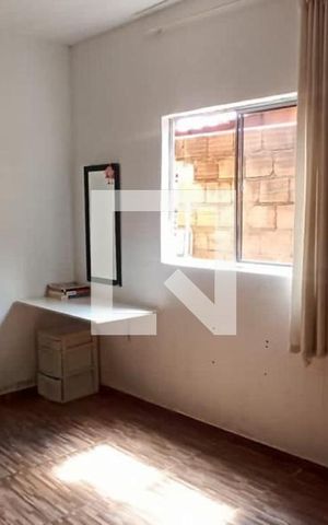 Casa à venda com 160m², 4 quartos e 6 vagas Casa à venda com 160m², 4 quartos e 6 vagasQuarto