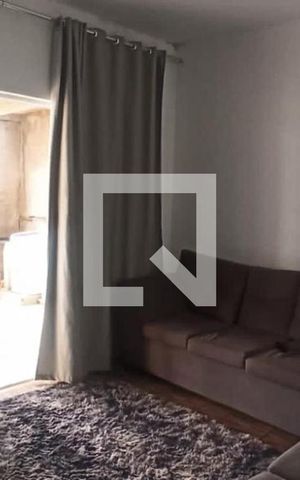 Casa à venda com 160m², 4 quartos e 6 vagas Casa à venda com 160m², 4 quartos e 6 vagasSala