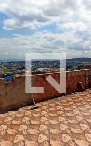 Casa à venda com 160m², 4 quartos e 6 vagas Casa à venda com 160m², 4 quartos e 6 vagasSacada