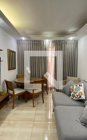 Apartamento à venda com 75m², 2 quartos e 1 vaga Apartamento à venda com 75m², 2 quartos e 1 vagaSala