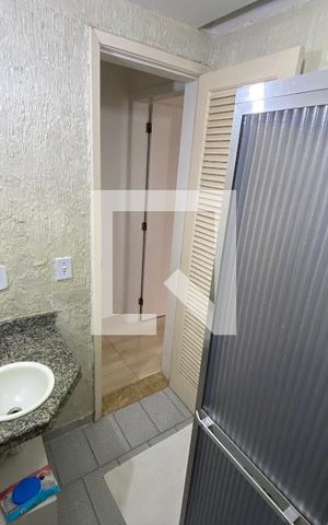 Apartamento à venda com 75m², 2 quartos e 1 vaga Apartamento à venda com 75m², 2 quartos e 1 vagaBanheiro 2
