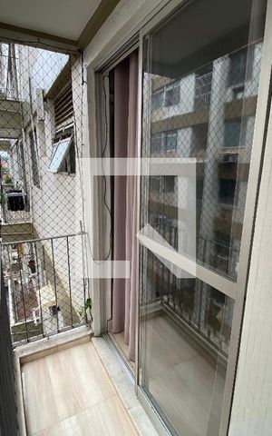 Apartamento à venda com 75m², 2 quartos e 1 vaga Apartamento à venda com 75m², 2 quartos e 1 vagaVaranda