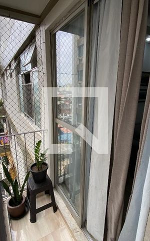 Apartamento à venda com 75m², 2 quartos e 1 vaga Apartamento à venda com 75m², 2 quartos e 1 vagaVaranda