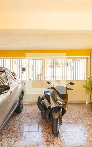 Casa à venda com 147m², 2 quartos e 2 vagas Casa à venda com 147m², 2 quartos e 2 vagasGaragem