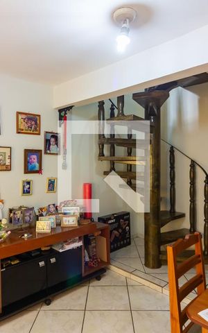 Casa à venda com 147m², 2 quartos e 2 vagas Casa à venda com 147m², 2 quartos e 2 vagasSala de Jantar