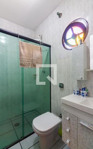 Casa à venda com 147m², 2 quartos e 2 vagas Casa à venda com 147m², 2 quartos e 2 vagasBanheiro
