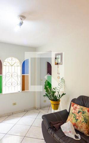 Casa à venda com 147m², 2 quartos e 2 vagas Casa à venda com 147m², 2 quartos e 2 vagasSala