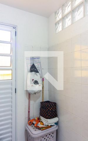 Casa à venda com 147m², 2 quartos e 2 vagas Casa à venda com 147m², 2 quartos e 2 vagasÁrea de Serviço