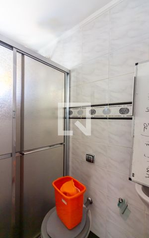 Casa à venda com 147m², 2 quartos e 2 vagas Casa à venda com 147m², 2 quartos e 2 vagasBanheiro da Edícula