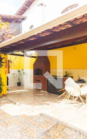 Casa à venda com 147m², 2 quartos e 2 vagas Casa à venda com 147m², 2 quartos e 2 vagasÁrea Gourmet
