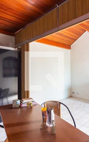 Casa à venda com 147m², 2 quartos e 2 vagas Casa à venda com 147m², 2 quartos e 2 vagasEdícula