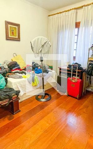 Casa à venda com 372m², 4 quartos e 6 vagas Casa à venda com 372m², 4 quartos e 6 vagasSuíte 1