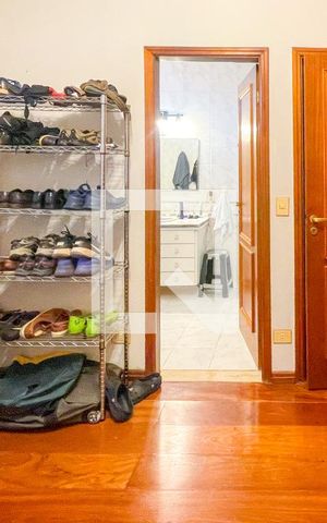 Casa à venda com 372m², 4 quartos e 6 vagas Casa à venda com 372m², 4 quartos e 6 vagasSuíte 1