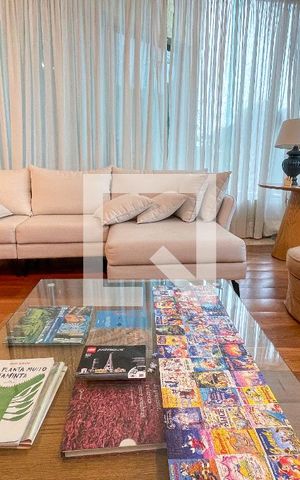 Casa à venda com 372m², 4 quartos e 6 vagas Casa à venda com 372m², 4 quartos e 6 vagasSala