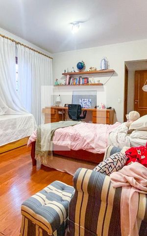 Casa à venda com 372m², 4 quartos e 6 vagas Casa à venda com 372m², 4 quartos e 6 vagasSuíte 3