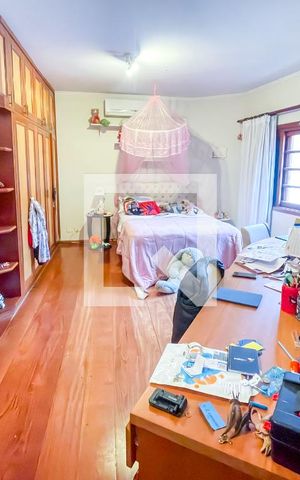 Casa à venda com 372m², 4 quartos e 6 vagas Casa à venda com 372m², 4 quartos e 6 vagasSuíte 2