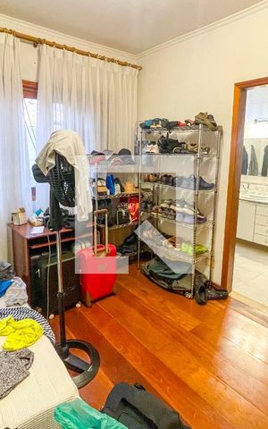 Casa à venda com 372m², 4 quartos e 6 vagas Casa à venda com 372m², 4 quartos e 6 vagasSuíte 1