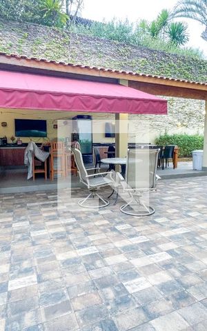 Casa à venda com 372m², 4 quartos e 6 vagas Casa à venda com 372m², 4 quartos e 6 vagasChurrasqueira
