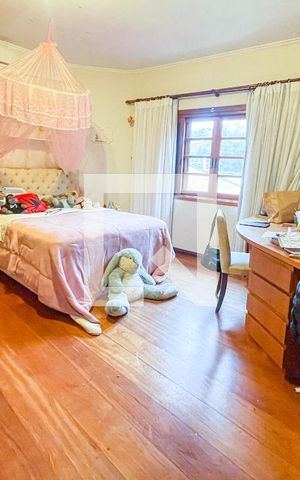 Casa à venda com 372m², 4 quartos e 6 vagas Casa à venda com 372m², 4 quartos e 6 vagasSuíte 2