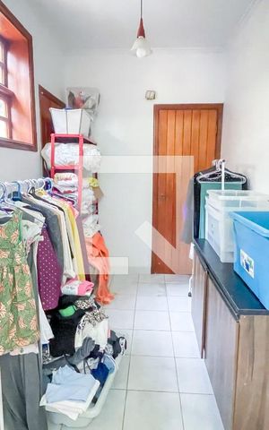 Casa à venda com 372m², 4 quartos e 6 vagas Casa à venda com 372m², 4 quartos e 6 vagasLavanderia