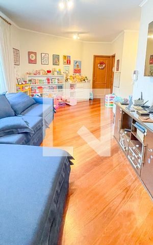 Casa à venda com 372m², 4 quartos e 6 vagas Casa à venda com 372m², 4 quartos e 6 vagasBrinquedoteca