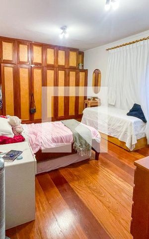 Casa à venda com 372m², 4 quartos e 6 vagas Casa à venda com 372m², 4 quartos e 6 vagasSuíte 3
