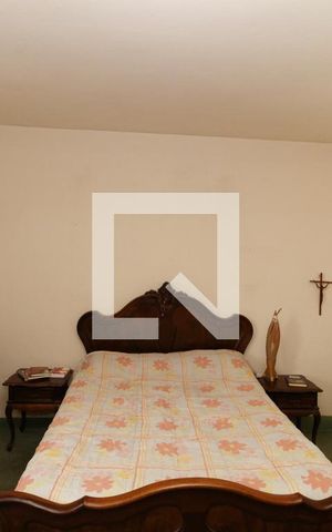 Casa à venda com 200m², 3 quartos e 2 vagas Casa à venda com 200m², 3 quartos e 2 vagasQuarto 1