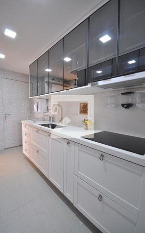 Apartamento à venda com 81m², 3 quartos e 2 vagasCozinha