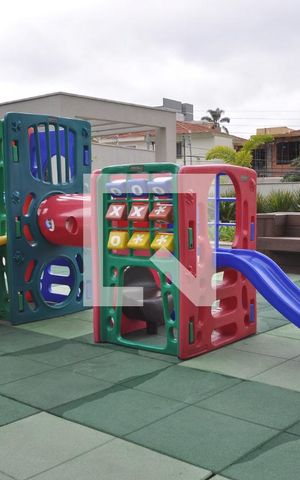 Apartamento à venda com 81m², 3 quartos e 2 vagasÁrea comum - Playground