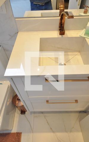 Apartamento à venda com 81m², 3 quartos e 2 vagasBanheiro da Suíte