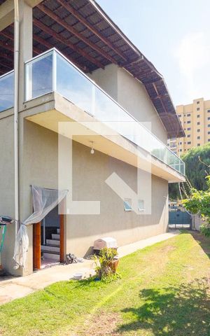 Casa para alugar com 278m², 3 quartos e 10 vagas Casa para alugar com 278m², 3 quartos e 10 vagasFachada dos Fundos