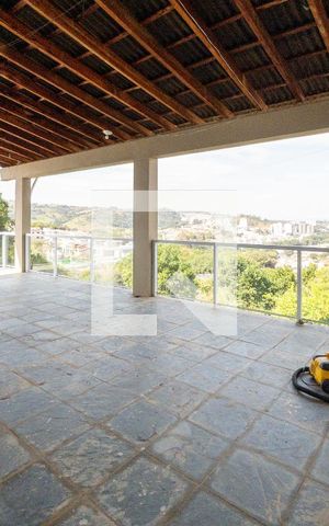 Casa para alugar com 278m², 3 quartos e 10 vagas Casa para alugar com 278m², 3 quartos e 10 vagasVaranda dos Quartos