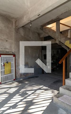 Casa à venda com 200m², 2 quartos e 2 vagas Casa à venda com 200m², 2 quartos e 2 vagasGaragem