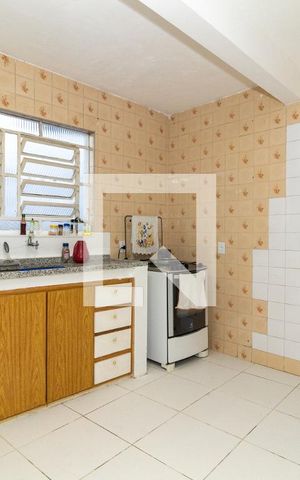 Casa à venda com 200m², 2 quartos e 2 vagas Casa à venda com 200m², 2 quartos e 2 vagasCozinha Casa 2