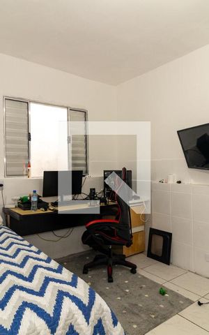 Casa à venda com 200m², 2 quartos e 2 vagas Casa à venda com 200m², 2 quartos e 2 vagasQuarto 2 Casa 2
