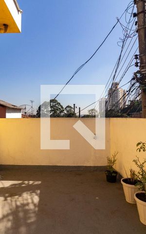 Casa à venda com 200m², 2 quartos e 2 vagas Casa à venda com 200m², 2 quartos e 2 vagasSala Casa 3