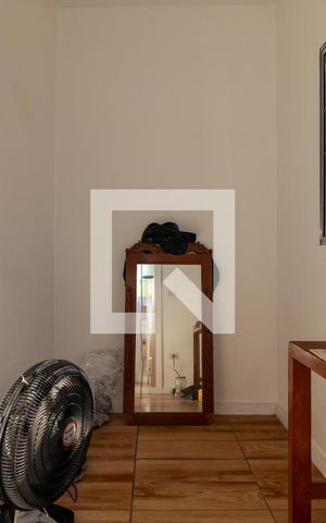 Casa à venda com 200m², 2 quartos e 2 vagas Casa à venda com 200m², 2 quartos e 2 vagasQuarto 2 Casa 1