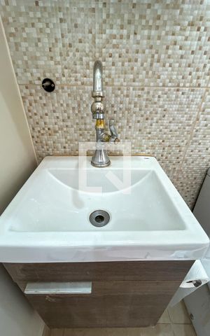 Casa à venda com 167m², 3 quartos e 2 vagas Casa à venda com 167m², 3 quartos e 2 vagasBanheiro Corredor