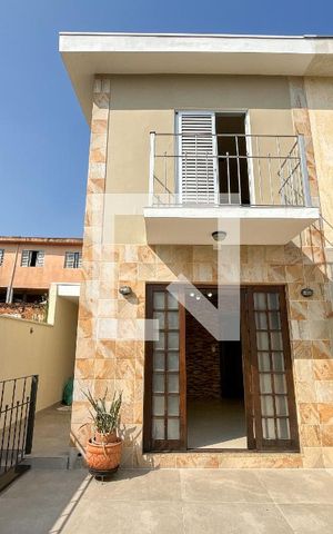 Casa à venda com 167m², 3 quartos e 2 vagas Casa à venda com 167m², 3 quartos e 2 vagasQuintal