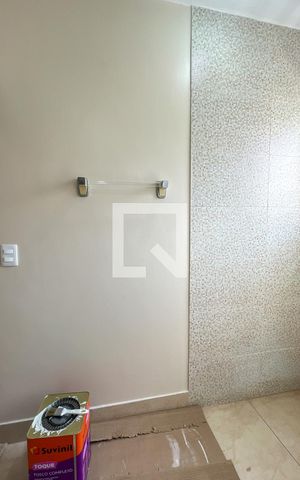 Casa à venda com 167m², 3 quartos e 2 vagas Casa à venda com 167m², 3 quartos e 2 vagasBanheiro Corredor