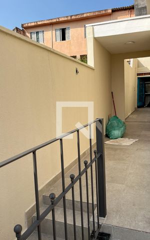 Casa à venda com 167m², 3 quartos e 2 vagas Casa à venda com 167m², 3 quartos e 2 vagasEntrada