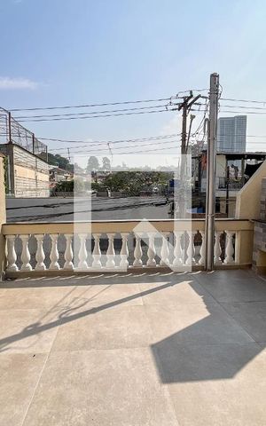 Casa à venda com 167m², 3 quartos e 2 vagas Casa à venda com 167m², 3 quartos e 2 vagasQuintal