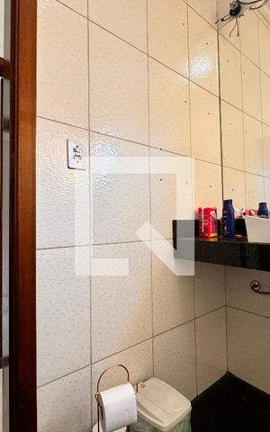 Apartamento à venda com 100m², 2 quartos e 2 vagas Apartamento à venda com 100m², 2 quartos e 2 vagasBanheiro