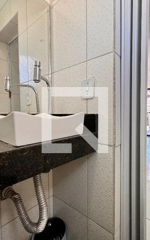 Apartamento à venda com 100m², 2 quartos e 2 vagas Apartamento à venda com 100m², 2 quartos e 2 vagasBanheiro de serviço