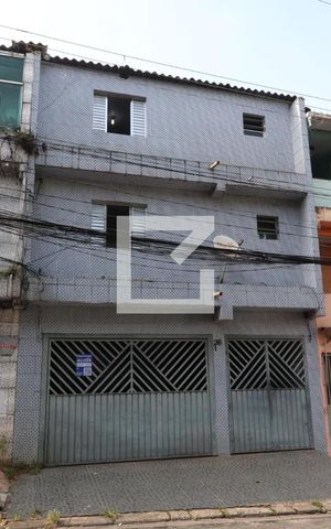 Casa à venda com 210m², 5 quartos e 2 vagasFachada